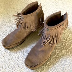 Minnetonka Fringe Ankle Boot Gray